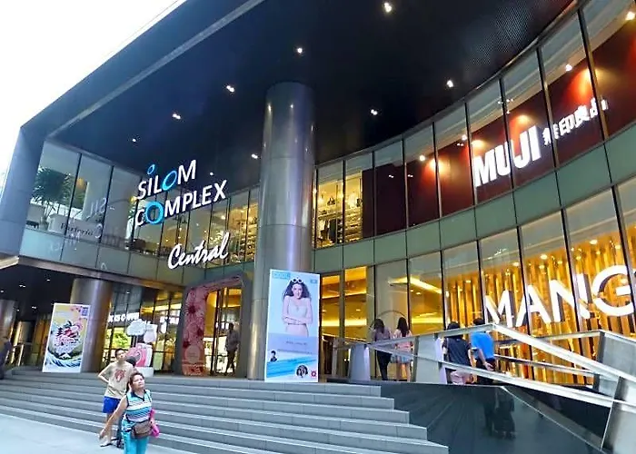 西隆村旅店 曼谷