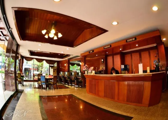 西隆村旅店 曼谷