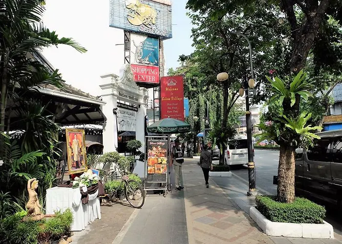 西隆村旅店 曼谷