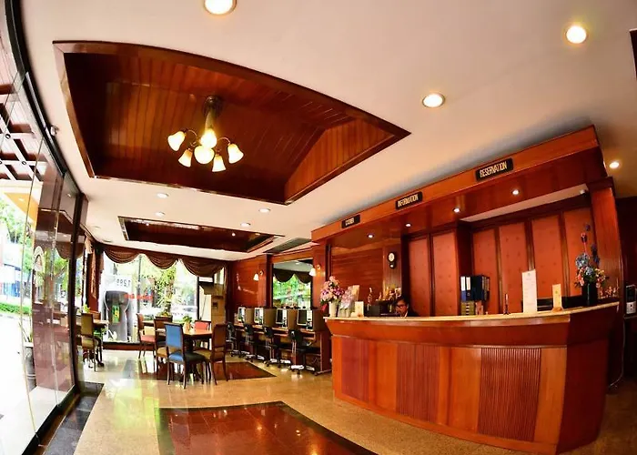 西隆村旅店 曼谷